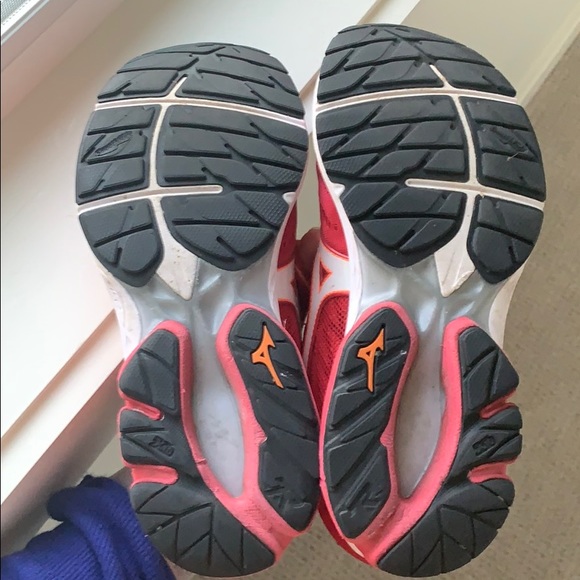 Mizuno Wave Rider 20 Running Shoe Red 9.5 - Picture 5 of 6